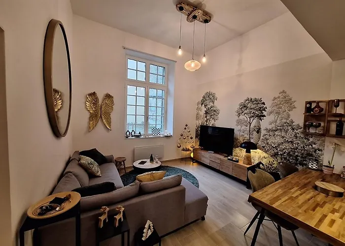 Golden Angel Apartment *